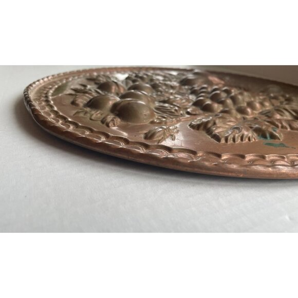 Vintage Peerage Brass Plate Wall Hanging Made in England 14” Embossed Repoussé - Picture 7 of 7